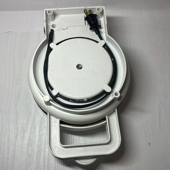 Vtg Oster Designer Belgian Waffle Maker 3677 White/Round TESTED - Picture 6 of 7